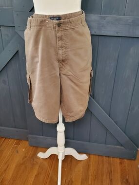 Dockers Men's Tan Cargo Shorts with Side Pockets